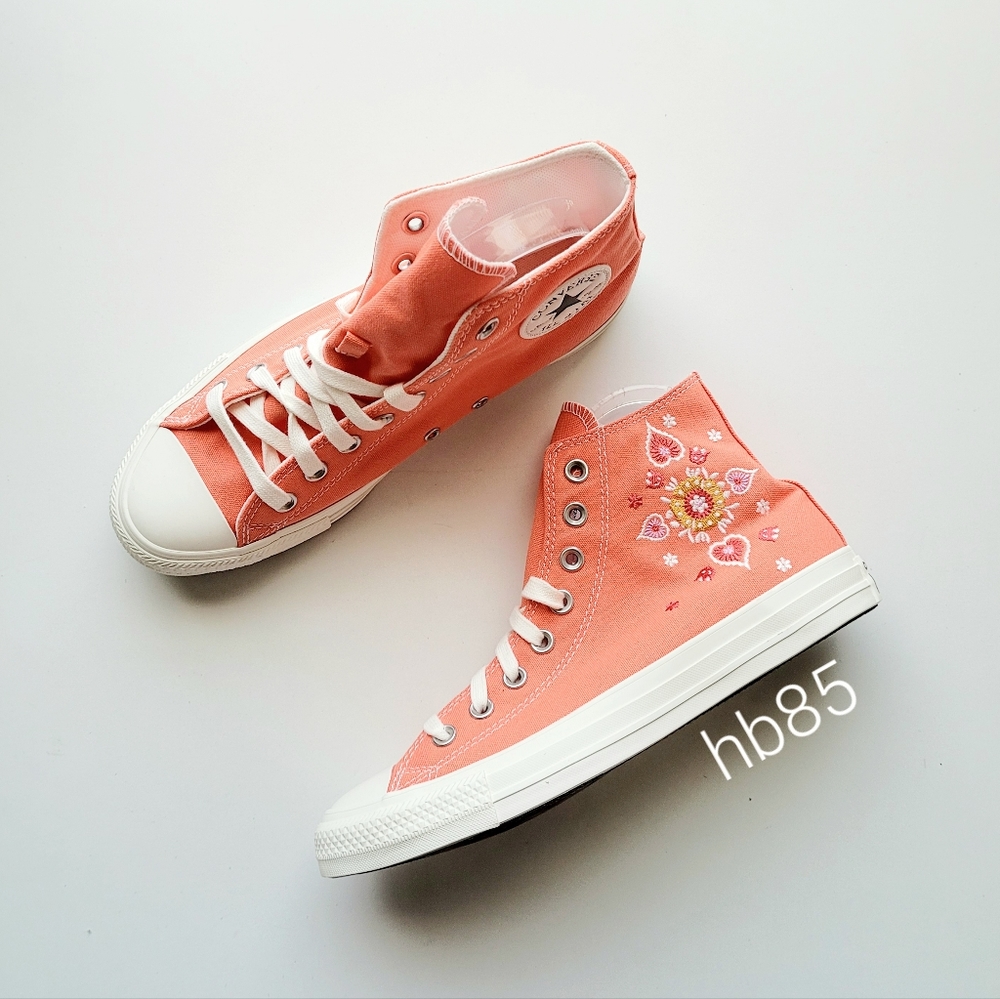 Converse CTAS Hi Bright Madder Egret Black Women's 8 - Picture 2 of 6
